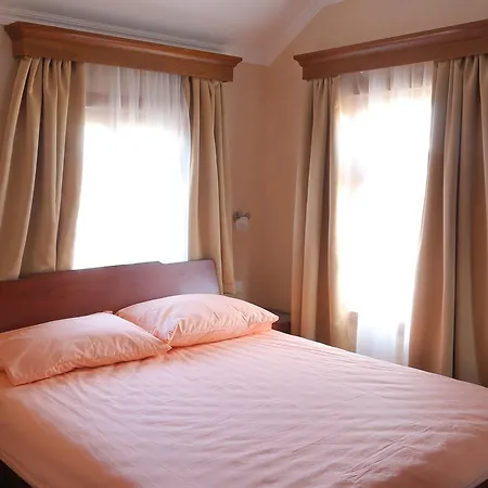 Hotel Village 4*